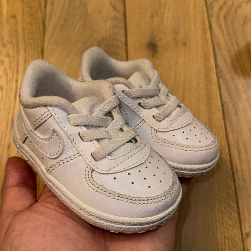 White Nike uptown crib baby bootie